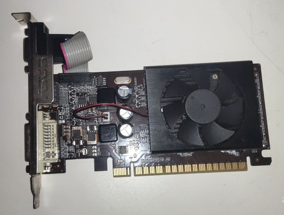 Видео карта gt 520, 1гб памяти