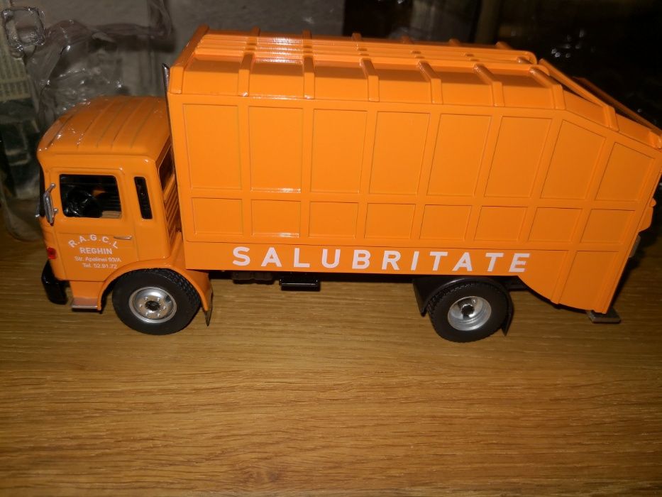 Se vinde machetă,jucarie camion roman diesel Salubritate
