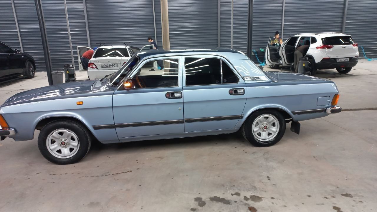 Волга газ 3102 .