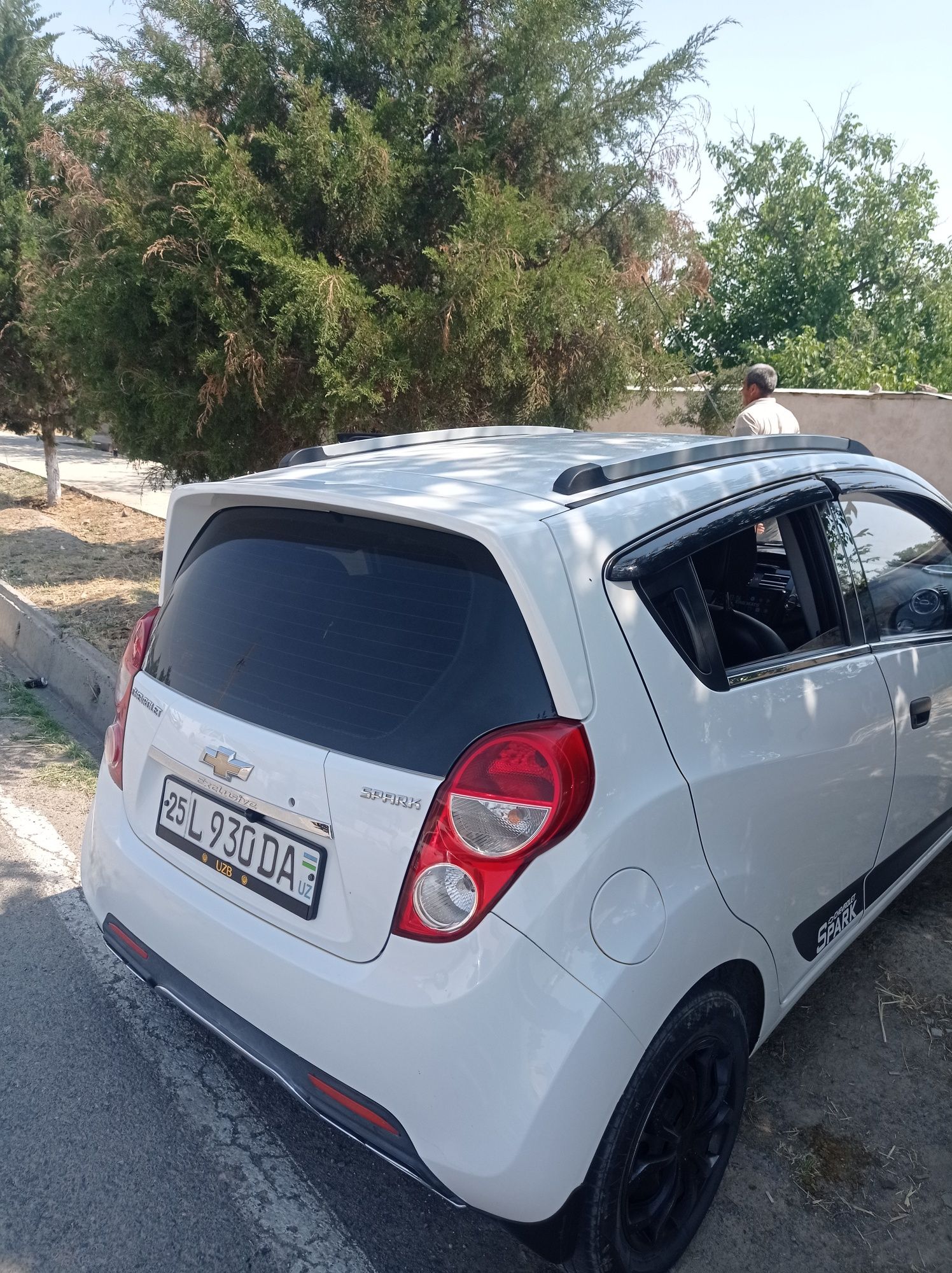 Chevrolet spark sotiladi
