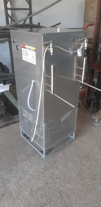 Sifonarie +bere +vin + apa sau suc .