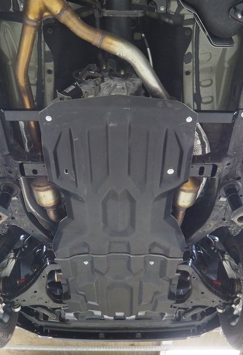 На Toyota Sequoia — Защита двигателя.