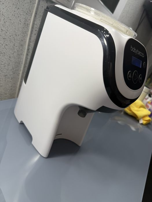 Уред за приготвяне на адаптирано мляко Baby Brezza Mini