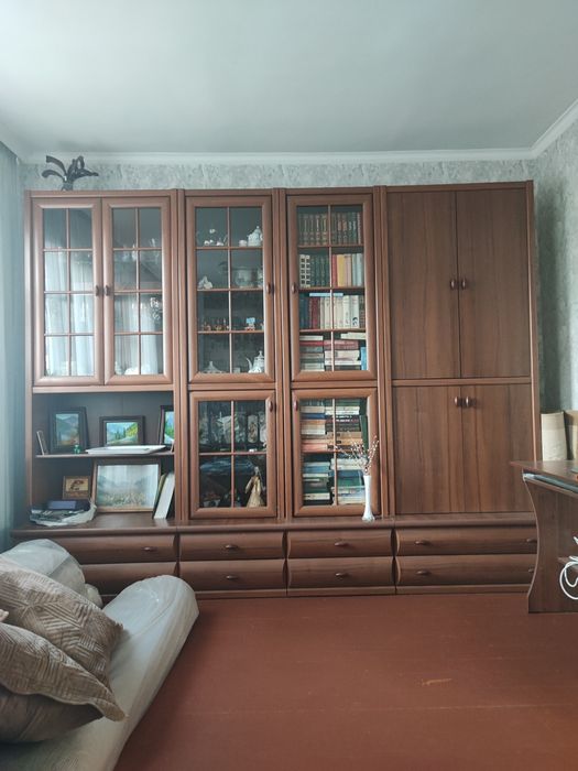 Продам мягкую мебель и стенку