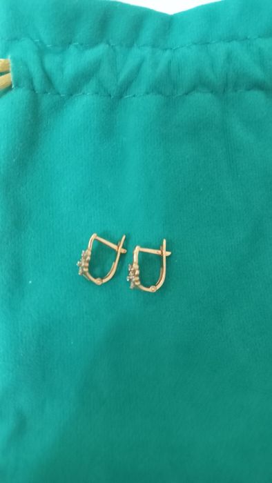 Продам детские серьги золотые