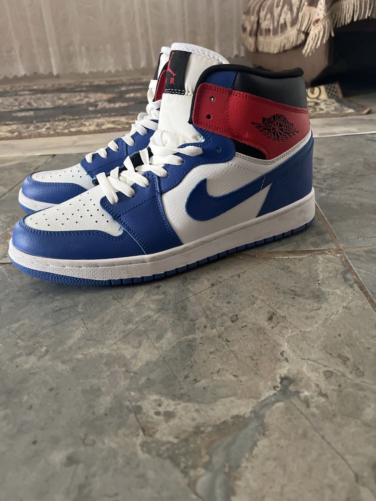 Продам кроссовки Air Jordan