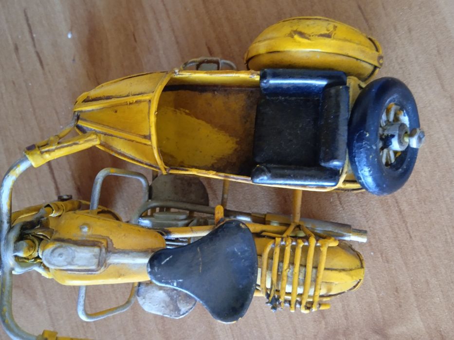 Уникат -Мотоциклет с кош за колекционери