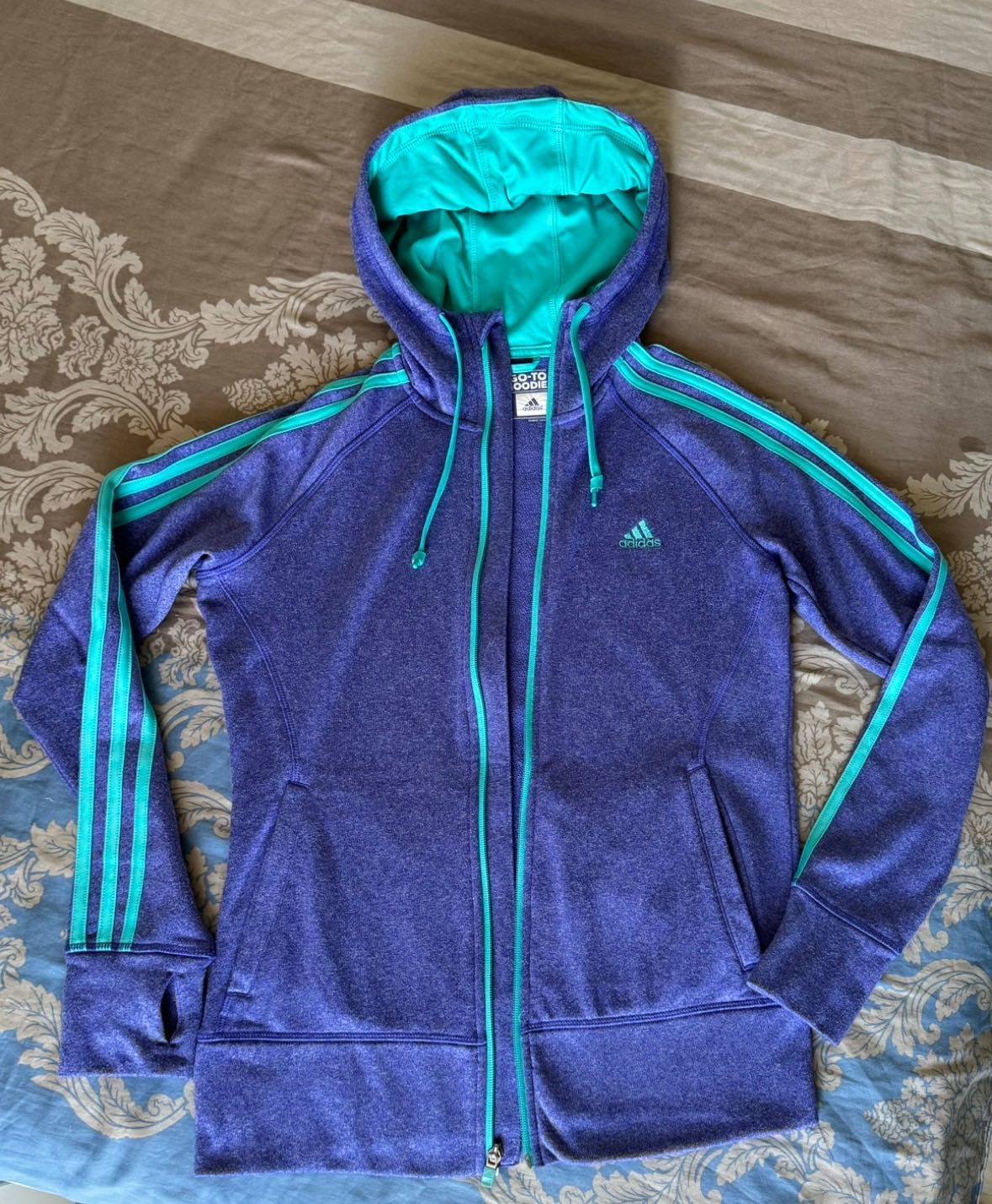 Оригинални дамски екипи Adidas