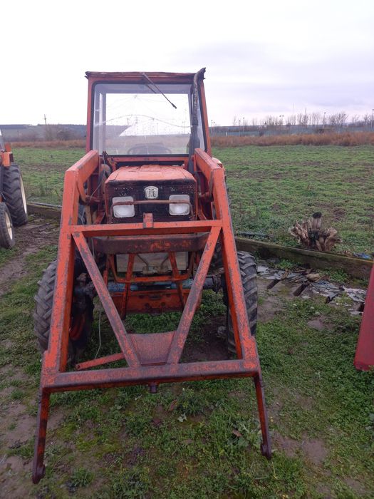 Incarcator frontal utb universal fiat