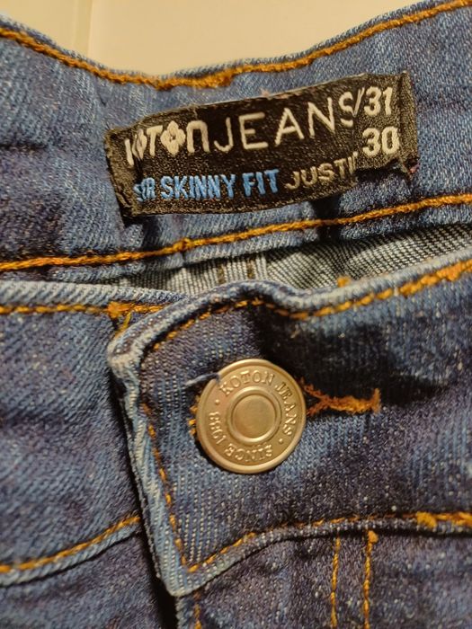Vând blugi KOTON JEANS  SKiNNY FIT Mărimea  31 albastrii noi nouti