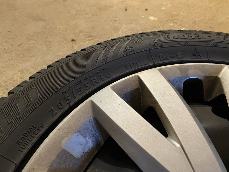 Vand 3 cauciucuri M+S + 4 Jante/Capace 205 55 R16