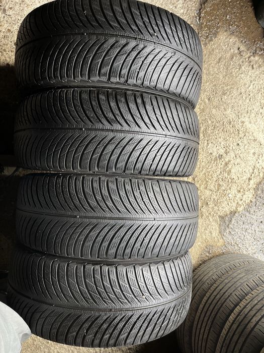 Anvelope de iarna 225/45 R18 Michelin