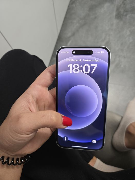 Iphone 15 128gb със следи от употреба