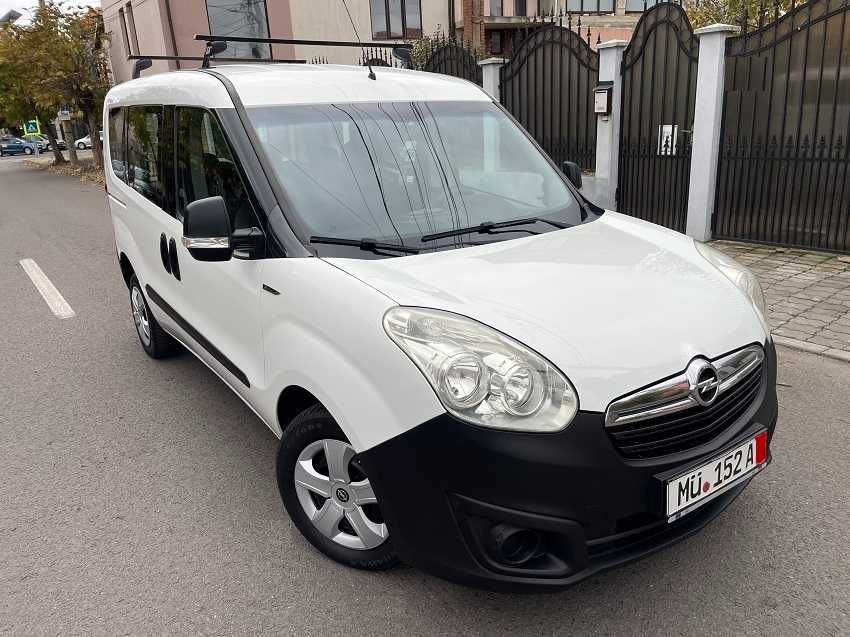 OPEL COMBO 1.3 cdti-2014-carte SERVICE-217450 km reali-clima