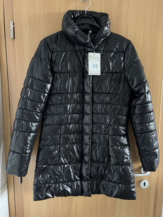 Продавам дамска шуба CHAMPION / OUTDOOR  черна