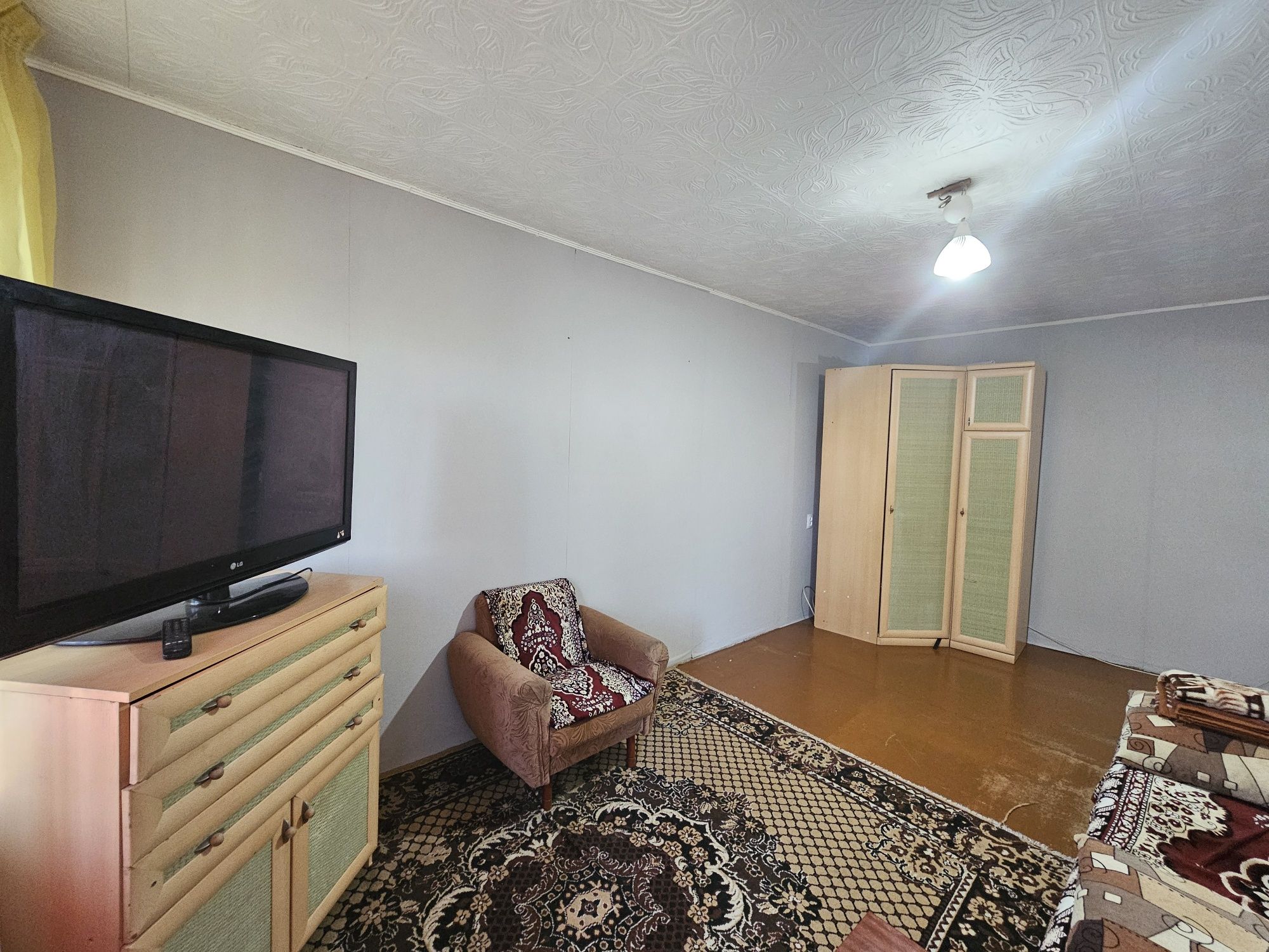 2к. Город. Продаю двухкомнатную квартиру в центре на пр.Абдирова, д.23