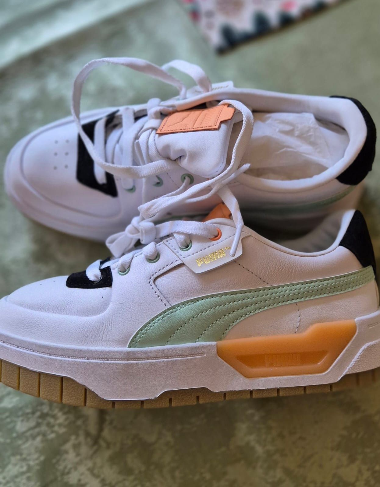 Vand Adidasi Puma