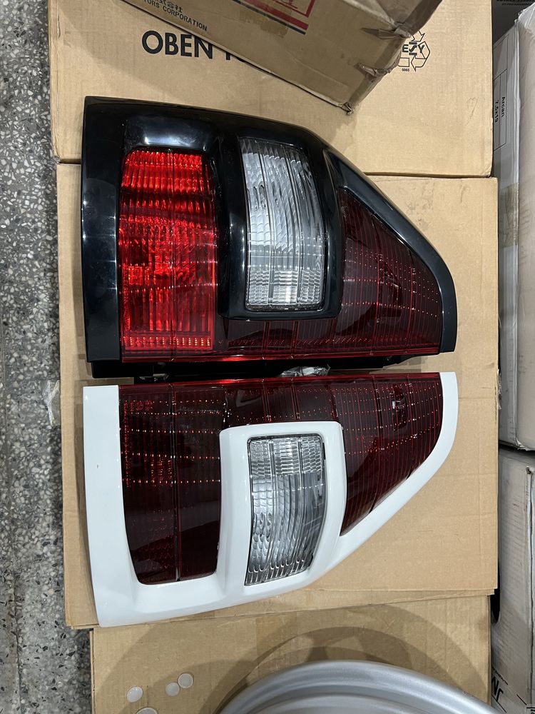 Mitsubishi Pajero ляв и Десен Стоп оригинален Паджеро нов