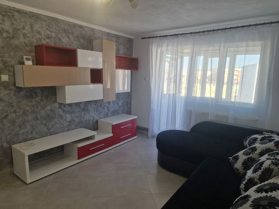 Închiriez  apartament