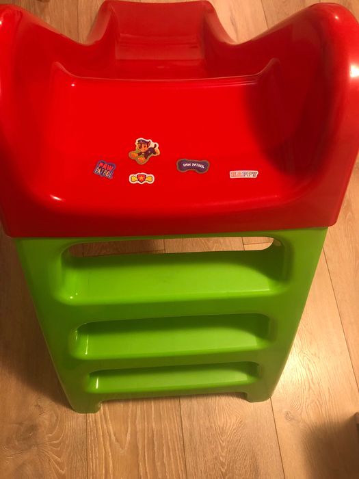 Tobogan mic, rosu cu verde, in stare buna