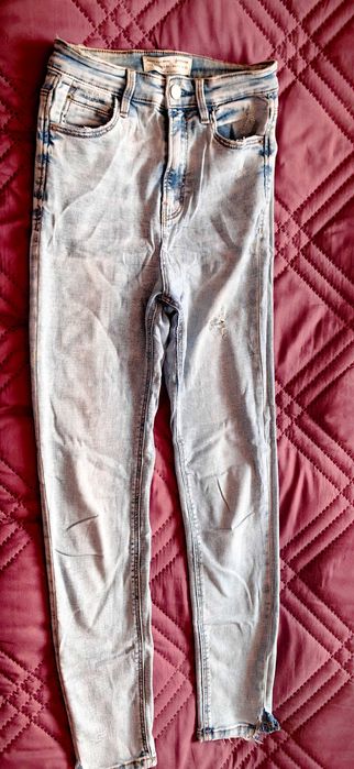 Дънки на PULL&BEAR, Stradivarius, Bershka