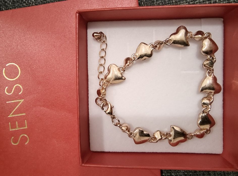 Нова прекрасна, италианска гривна Senso със сърца