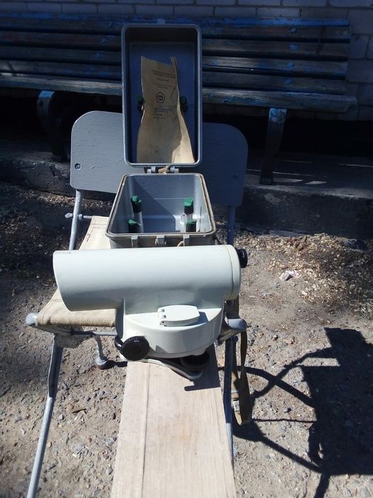 Нивелир Н-10кл прибор