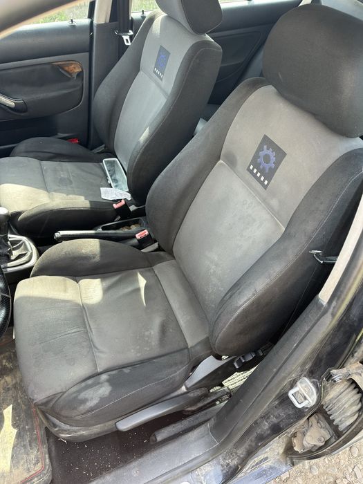 Dezmembrez Golf 4 1.6 16V