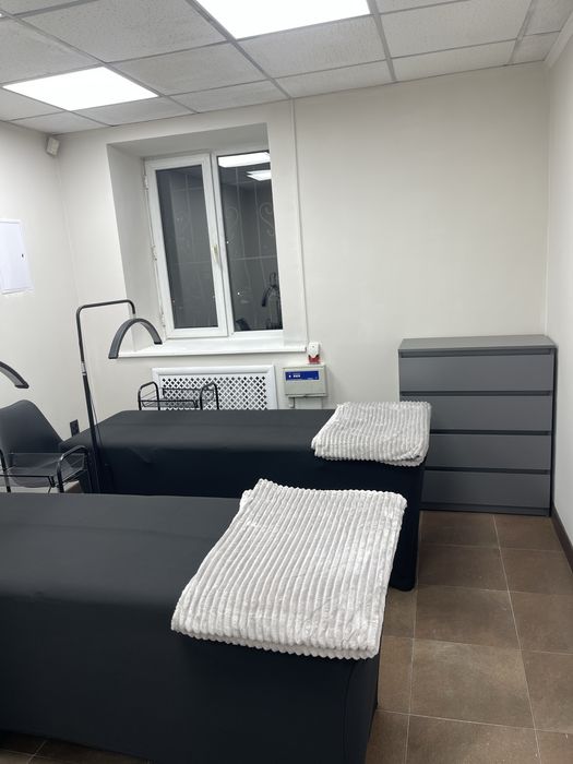 Сдаем в аренду кресла и кушетки