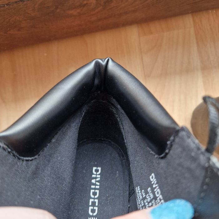 Botine dama H&M negre cu siret, masura 39