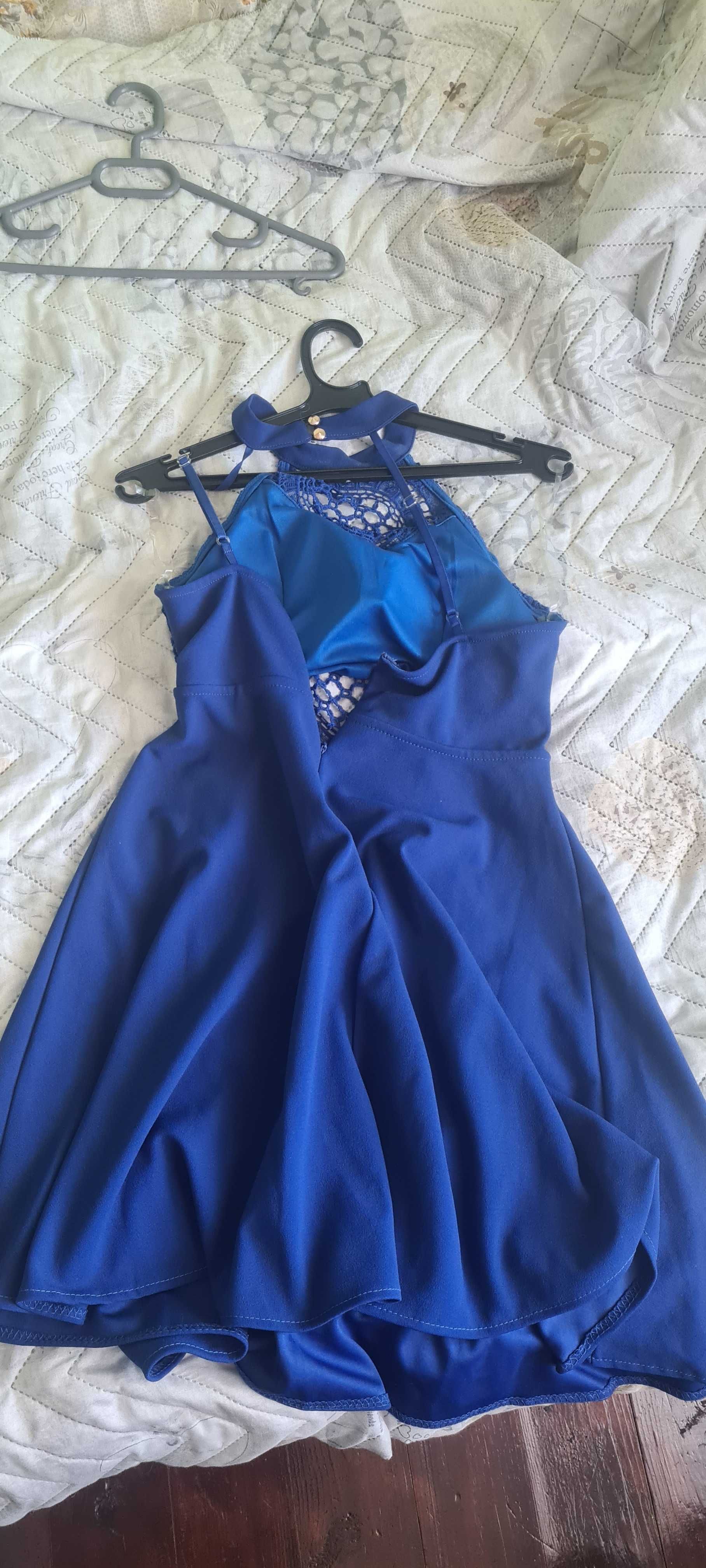 Синя елегантна рокля