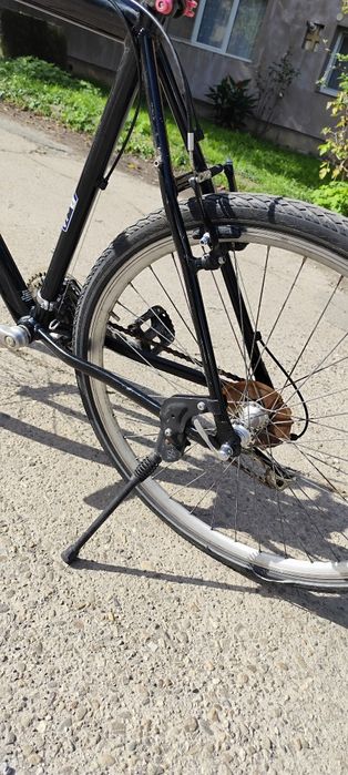Vând bicicletă Bulls cadru de aluminiu 54 cm 22 inch 24 viteze roți 28