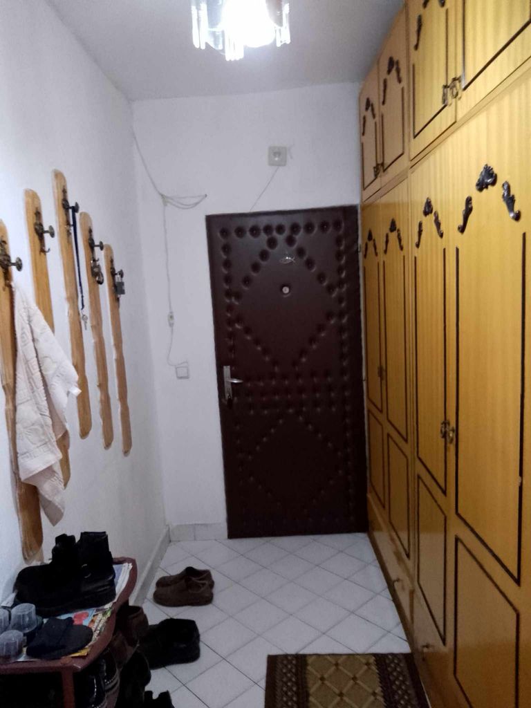 Продава се Тристаен апартамент в Шумен, Еверест - 65 кв.м за 1099 €/кв.м - Снимка #1