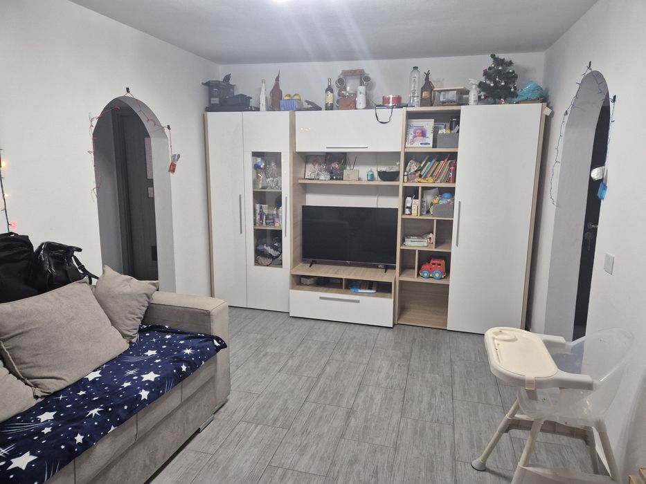 Vând apartament 3 camere