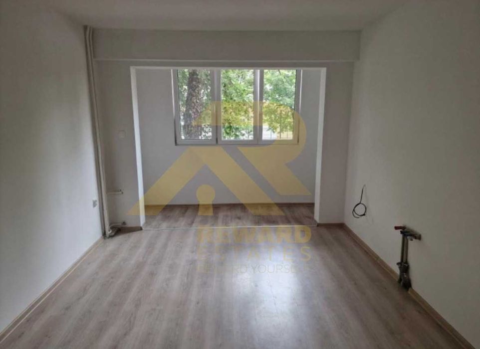 Продава се Тристаен апартамент в София, Център - 64 кв.м за 2157 €/кв.м - Снимка #1