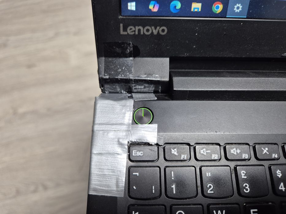 Laptop Lenovo v310 intel i7 ssd 250gb 8gb ram amprenta dvd