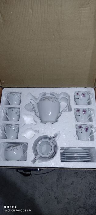 Чайный сервиз из 17 предметов