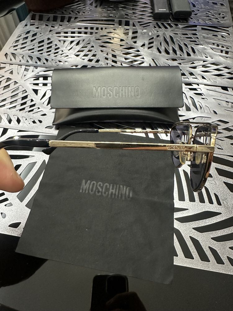 MOSCHINO слънчеви очила