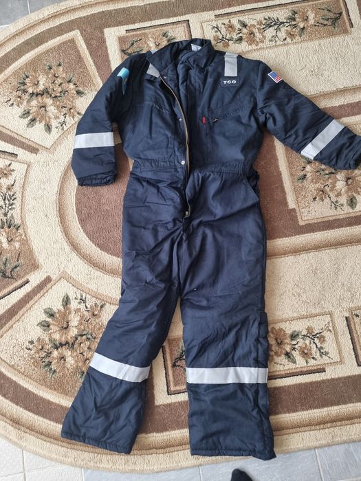 Продаётся зимний комбинезон