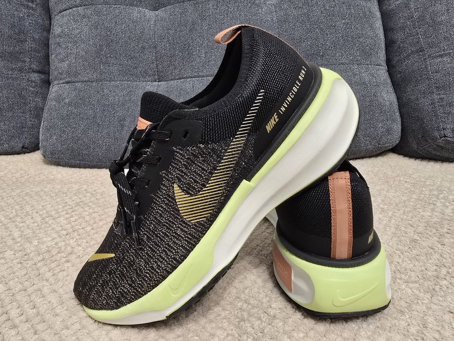 Nike invincible run nr 40 41 42 43 preț 350 lei