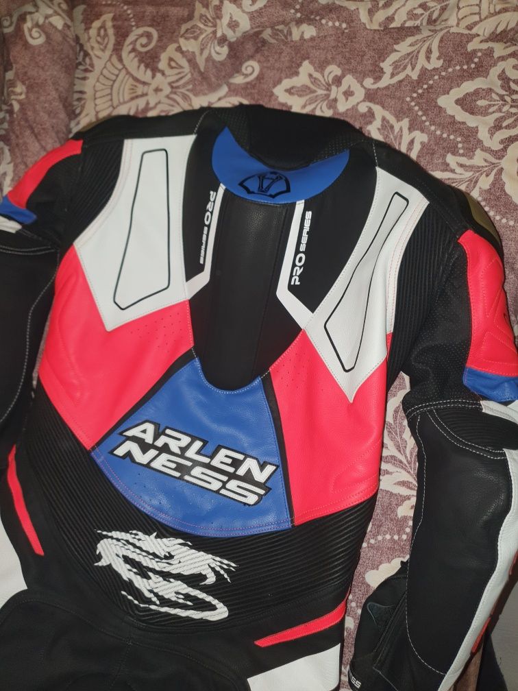 Combinezon NOU Arlen Ness ProSeries Racing marimea 50 (nu alpinestars)