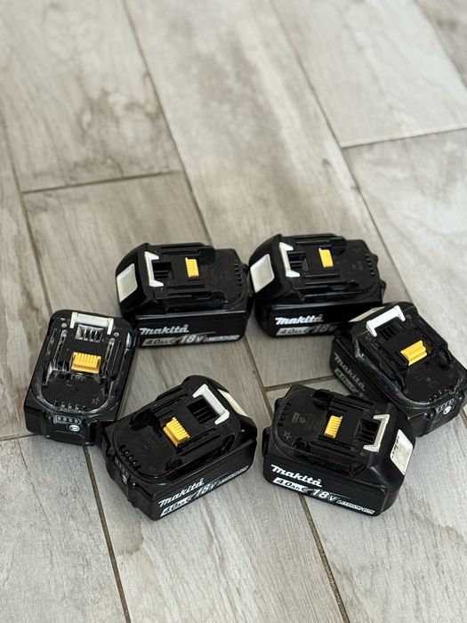 Incarcatoare/ acumulatoare/ baterii  makita