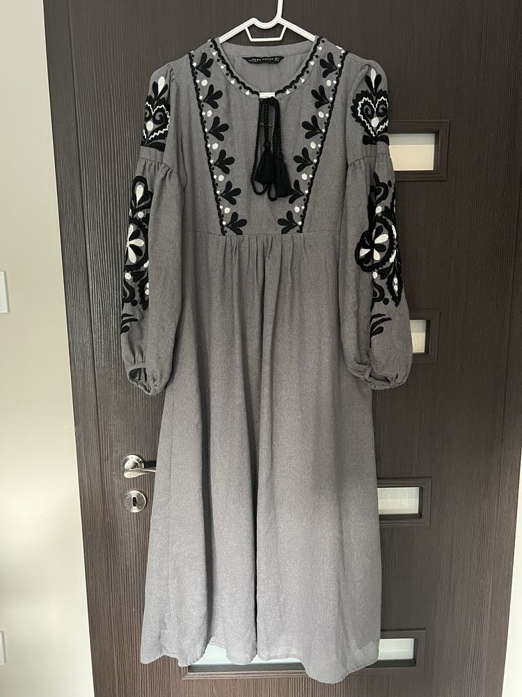 Дълга рокля на Zara