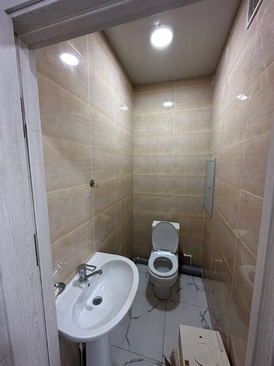 Yashnobod Olmos maxalla 3 xona 8 etaj 68kv