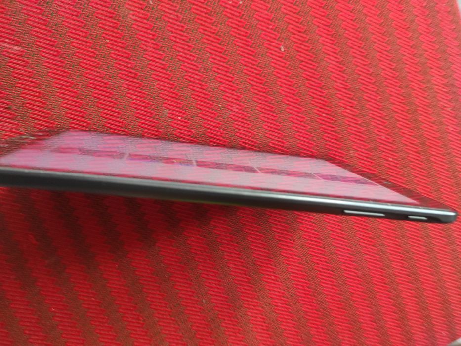 Tabletă Samsung, foarte bine întreținută, arată ca nouă