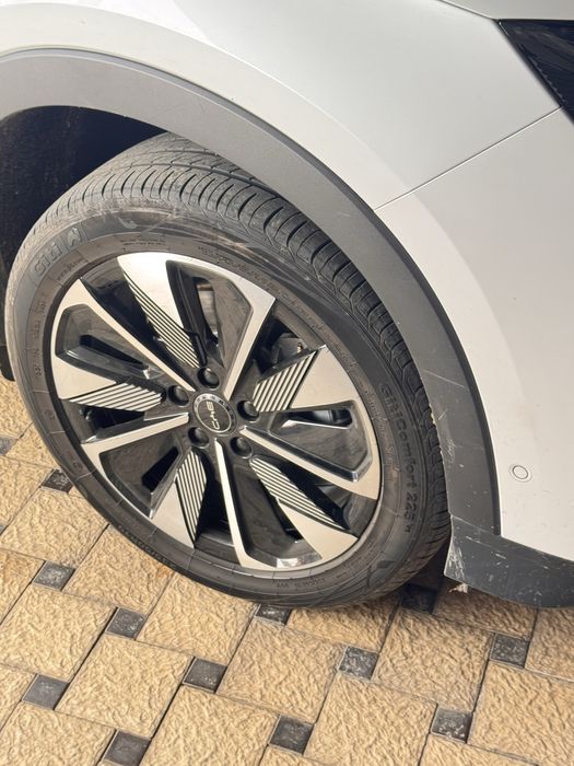 Diska sotiladi zamenga 200$