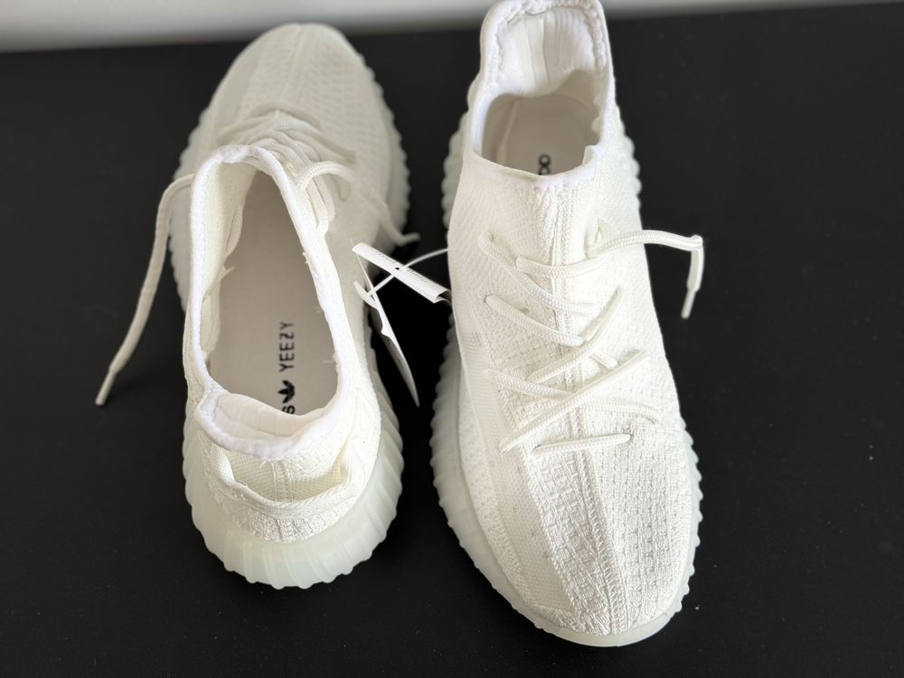 Adidasi Fete Yeezy Boost 350 V2 White Cream