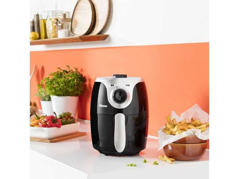Компактен Еър фрайър 2L, Черен Tristar FR-6980 Crispy Mini