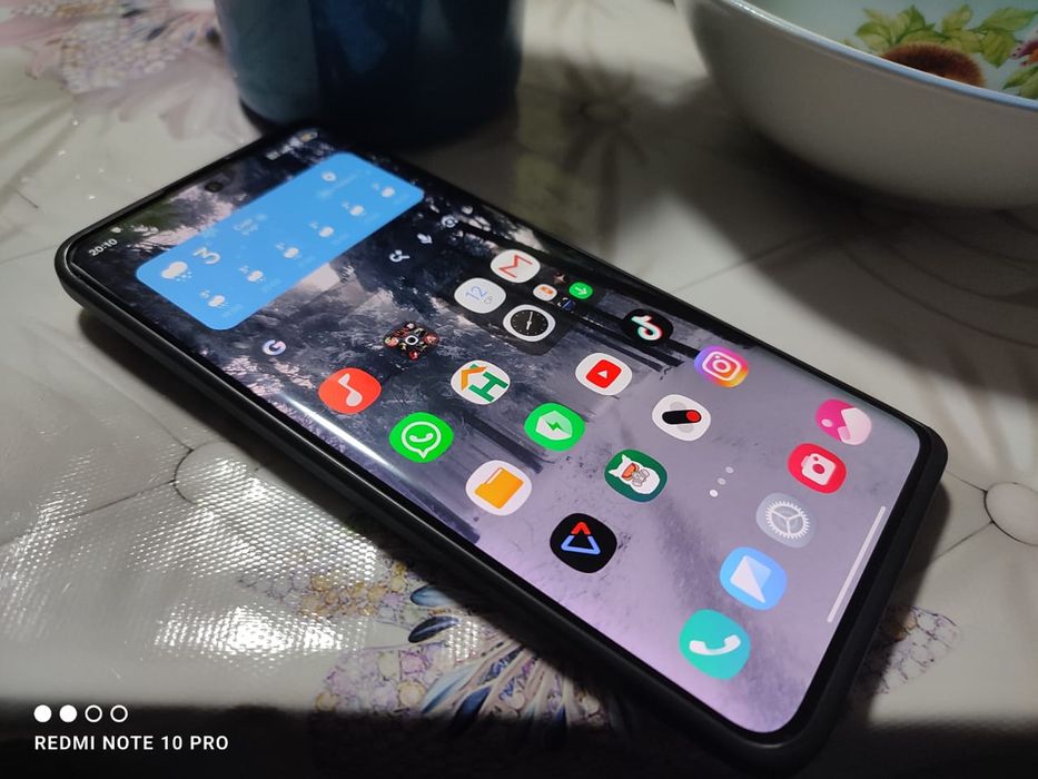 Продам или обмен Редми Ноут 13Про+ (8/256)