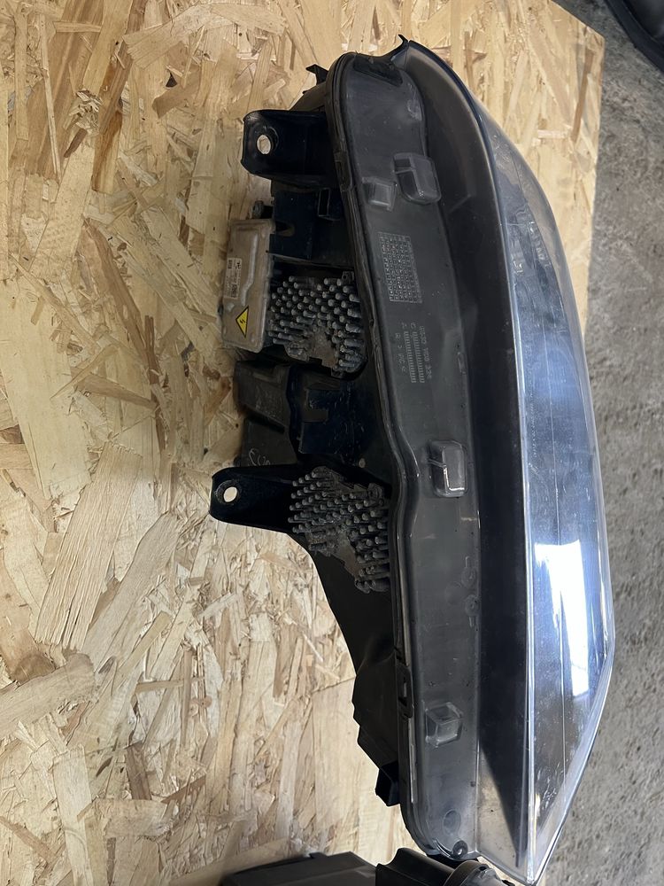 FARURI BMW F25 X3 far dreapta stanga bi xenon